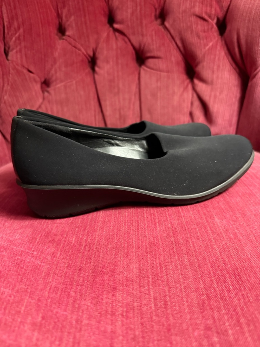 Ecco Black Slip-On Comfort Flats - Picture 9 of 10